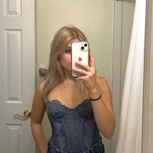 Meet your Posher, Isabella